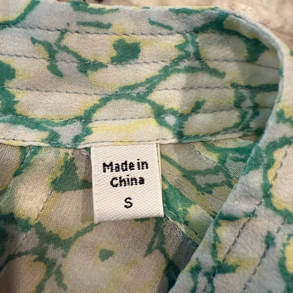 *GENTLY WORN* Equipment Women's Size S Sheer Silk Button Down Blouse - Picture 8 of 10